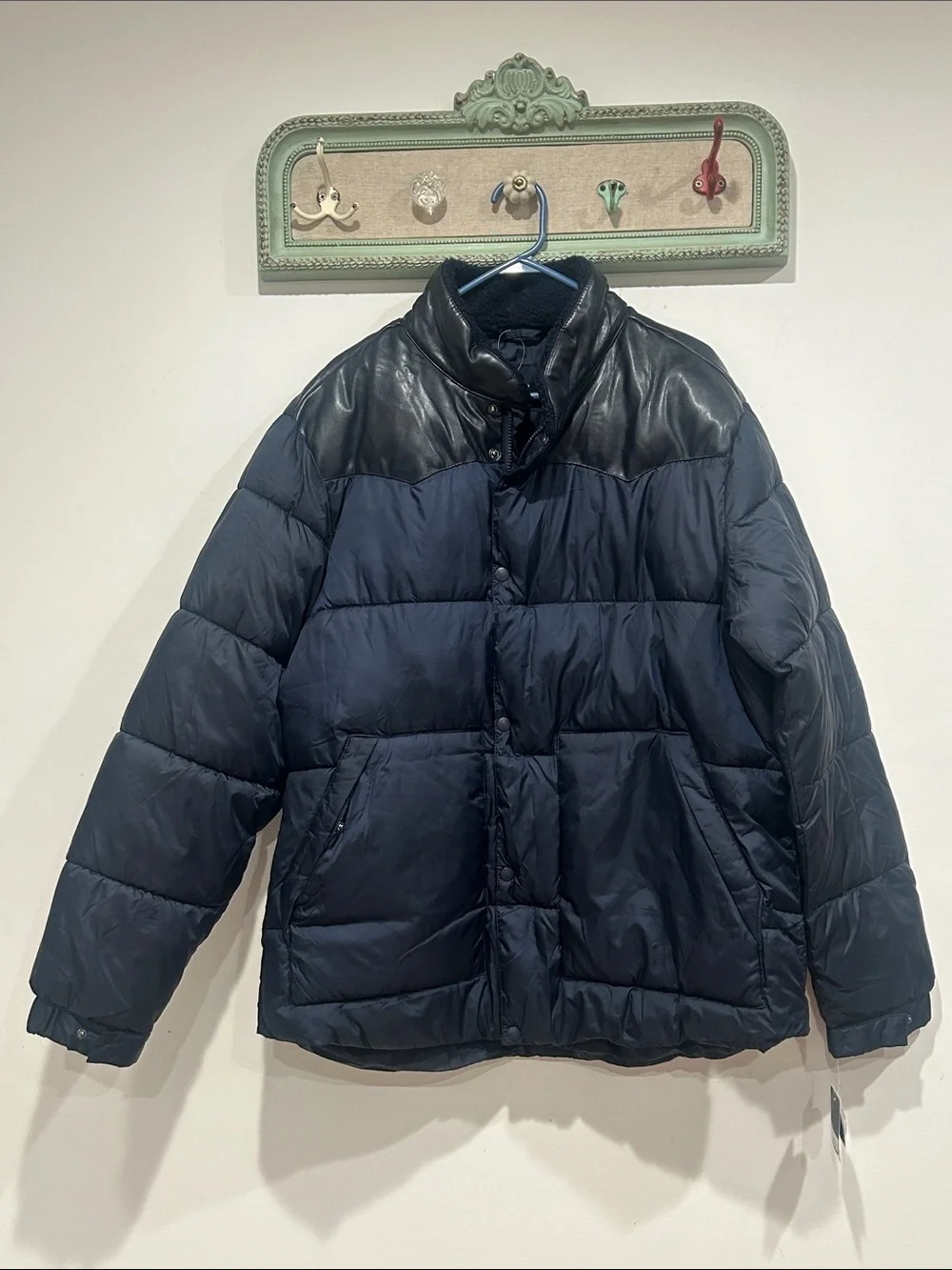 Lucky Brand Men's Navy Puffer Jacket with Black Shoulder Panels large new wi tag - Picture 1 of 8